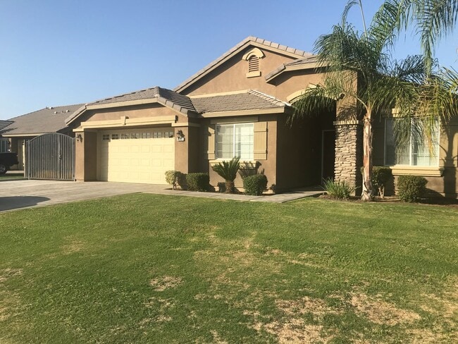 8911 Wheat Grass Ave in Bakersfield, CA - Building Photo - Building Photo