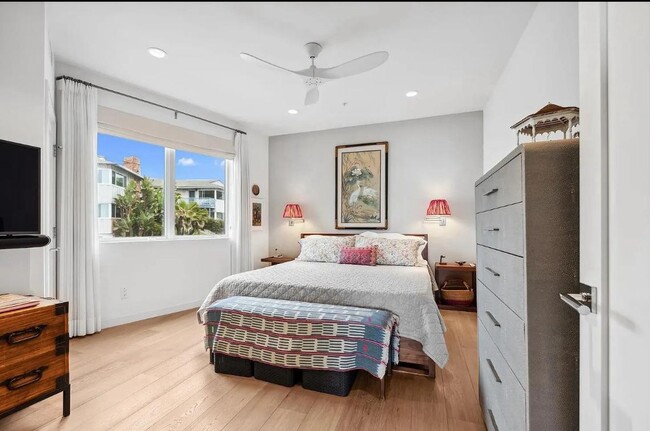 6767 Neptune Pl in San Diego, CA - Building Photo - Building Photo
