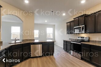 8414 Liberty Sky Rd in Mont Belvieu, TX - Building Photo - Building Photo