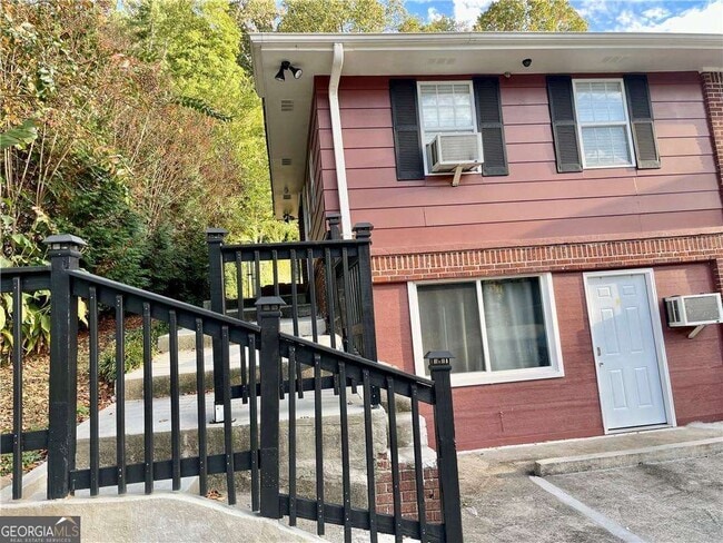 6068 Tracy Valley Dr NW