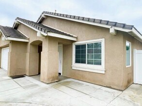 5220 Holstein St in Riverside, CA - Building Photo - Building Photo