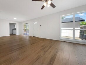 13406 Melcher Dr in Houston, TX - Building Photo - Building Photo