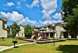 Westview Ranch in Pearsall, TX - Building Photo