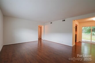 2634 Park Rd in Charlotte, NC - Building Photo - Building Photo