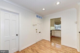 1564 33rd St NW in Washington, DC - Building Photo - Building Photo