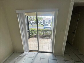 101 Gardens Dr in Pompano Beach, FL - Building Photo - Building Photo