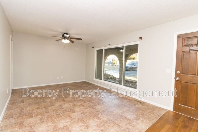 910 Wesley Dr in Middle Valley, TN - Building Photo - Building Photo