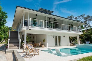 3564 SE Old St Lucie Blvd in Stuart, FL - Building Photo