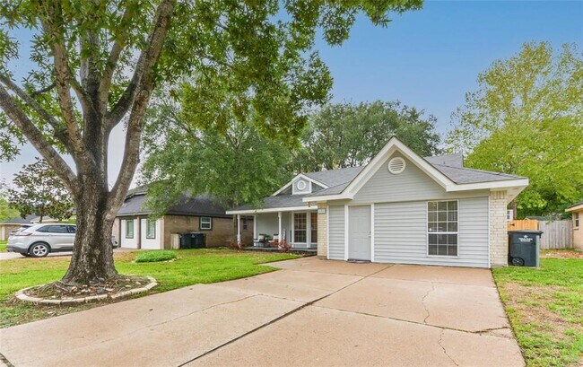 5701 Village Arbour Dr in Katy, TX - Building Photo - Building Photo