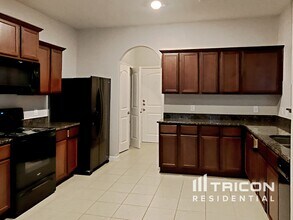 10930 Hillside Creek Dr in Humble, TX - Building Photo - Building Photo