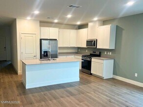 4221 Painted Cloud Wy in Sparks, NV - Foto de edificio - Building Photo