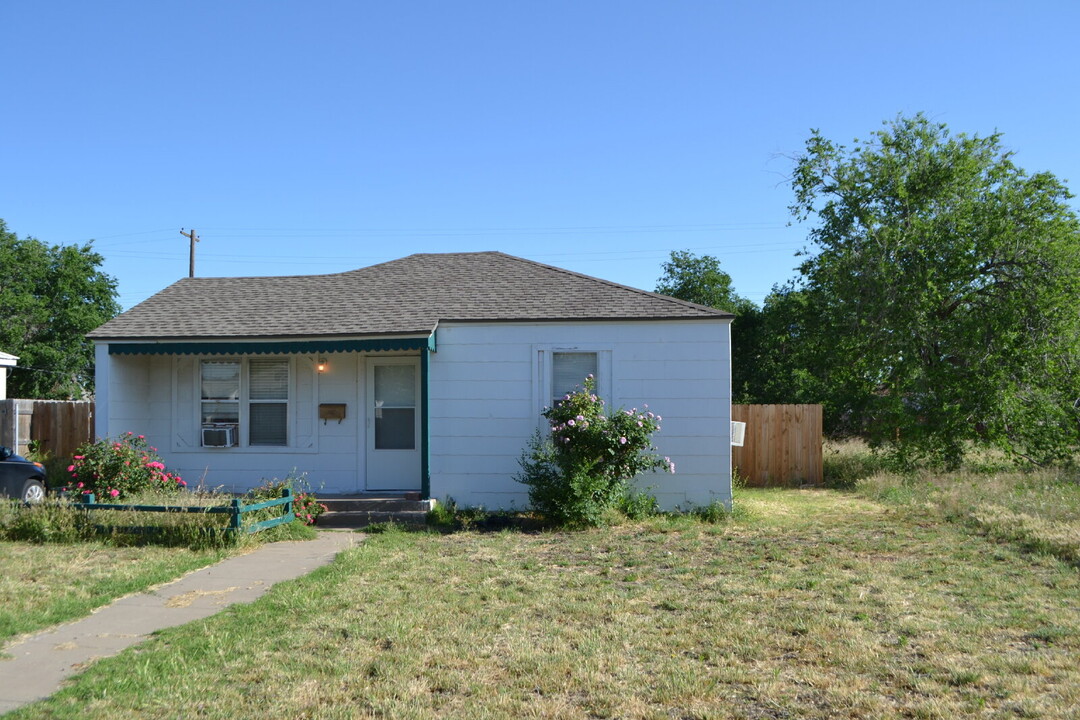2810 41st St in Lubbock, TX - Foto de edificio