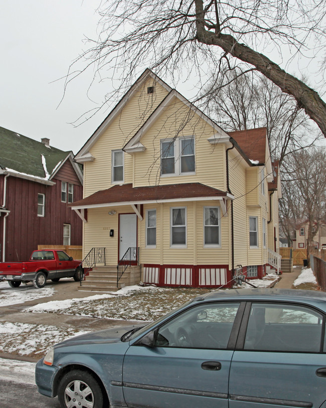 6207 12th Ave in Kenosha, WI - Foto de edificio - Building Photo