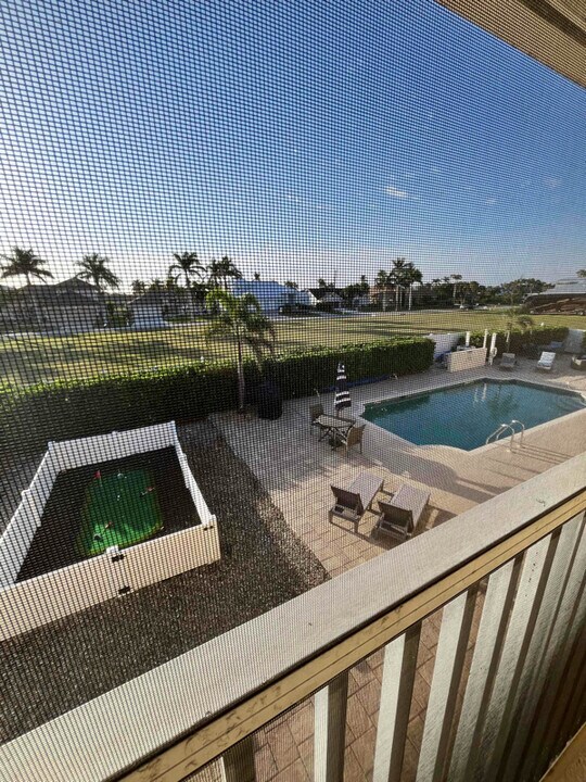 5420 Chiquita Blvd S in Cape Coral, FL - Foto de edificio