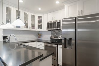 2901 Peninsula Rd in Oxnard, CA - Building Photo - Building Photo