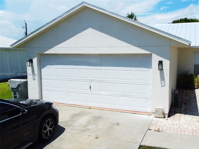 720 2nd Pl SW in Vero Beach, FL - Building Photo - Building Photo