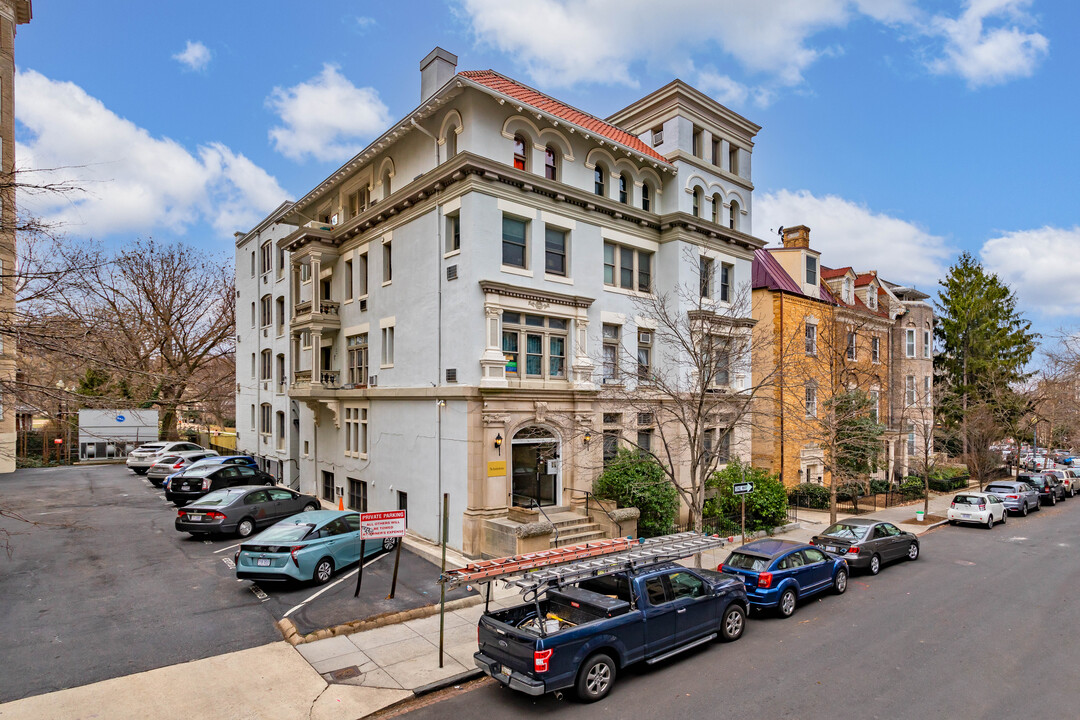 1840 Mintwood Pl NW in Washington, DC - Building Photo