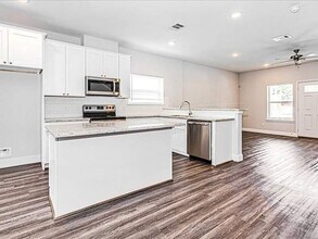 7314 Karnes St-Unit -A in Houston, TX - Foto de edificio - Building Photo