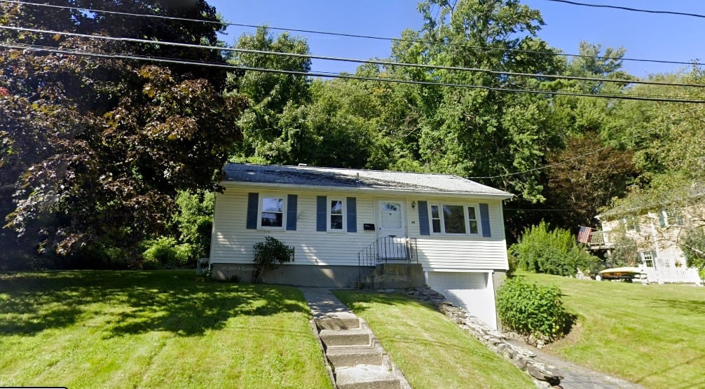 46 Cedar Hill Rd in Northborough, MA - Foto de edificio
