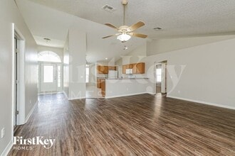1954 Manatee Dr in Poinciana, FL - Building Photo - Building Photo