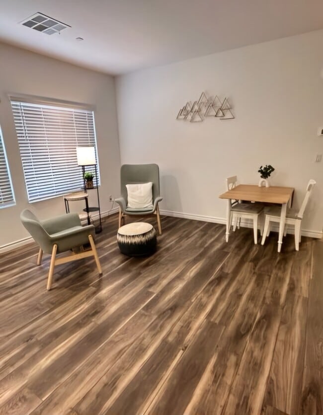 3746 Etendre Ct, Unit Etendre in Las Vegas, NV - Building Photo - Building Photo