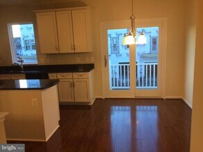 25631 Pleasant Valley Rd in Chantilly, VA - Building Photo - Building Photo