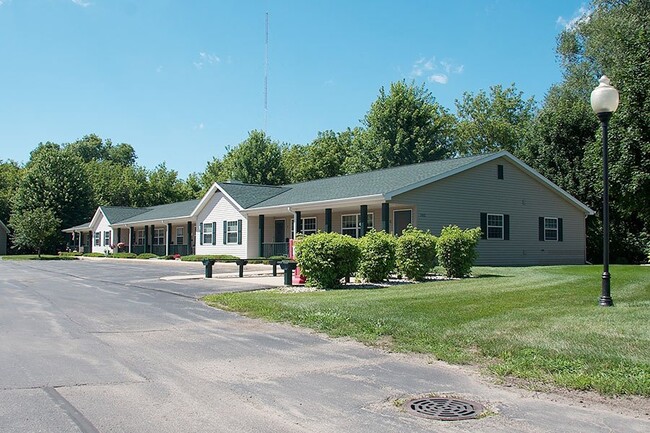 ASHBURY FARMS in Fond du Lac, WI - Foto de edificio - Building Photo