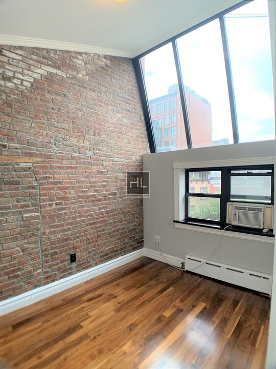 West 14th Street, Unit 5B in New York, NY - Building Photo