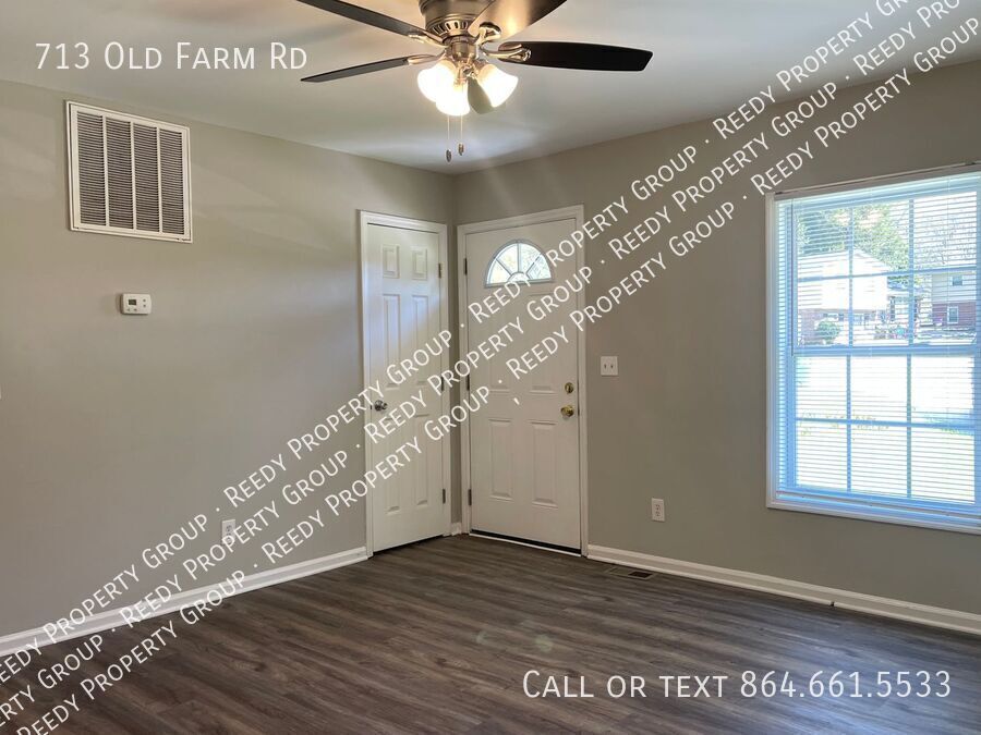 713 Old Farm Rd in Moore, SC - Building Photo