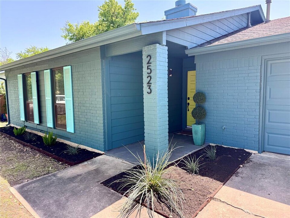 2523 McGregor Dr in Austin, TX - Building Photo