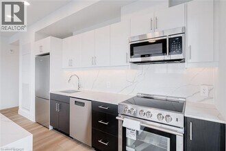 1333 Weber St E in Kitchener, ON - Building Photo - Building Photo