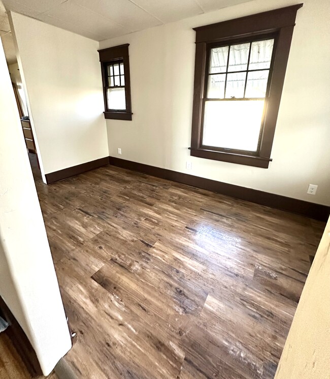 604 Oak St, Unit 604 in Leavenworth, KS - Foto de edificio - Building Photo