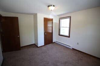 84 Franklin St, Unit 1 in Derry, NH - Building Photo - Building Photo