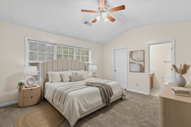 6294 Hickory Ln Cir in Union City, GA - Building Photo - Building Photo