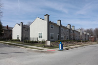 Roanoke Townhomes in Kansas City, MO - Building Photo - Building Photo