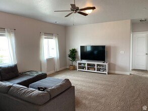 1923 N Crest Rd in Saratoga Springs, UT - Building Photo - Building Photo