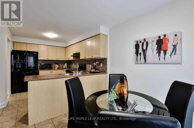 17 Hollingsworth Cir