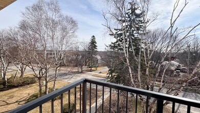 60 Doon Rd in Kitchener, ON - Building Photo - Building Photo
