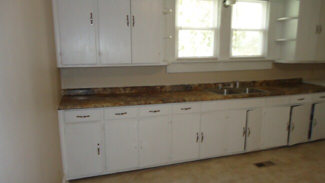 901 S Jackson St in Salisbury, NC - Building Photo - Building Photo