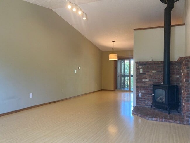 property at 501 S 15th Ave