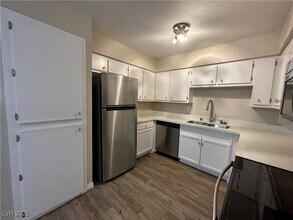 3151 N Soaring Gulls Dr in Las Vegas, NV - Building Photo - Building Photo