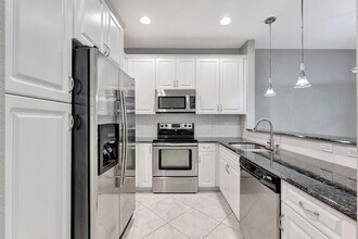 10850 NW 74th Dr in Parkland, FL - Building Photo - Building Photo