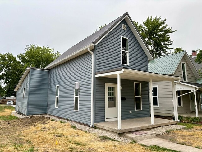 property at 925 W Market St