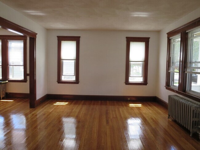 24 Colonial Ave in Newton, MA - Building Photo - Building Photo