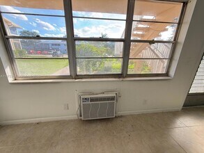 210 Canterbury J, Unit 2100 in West Palm Beach, FL - Building Photo - Building Photo