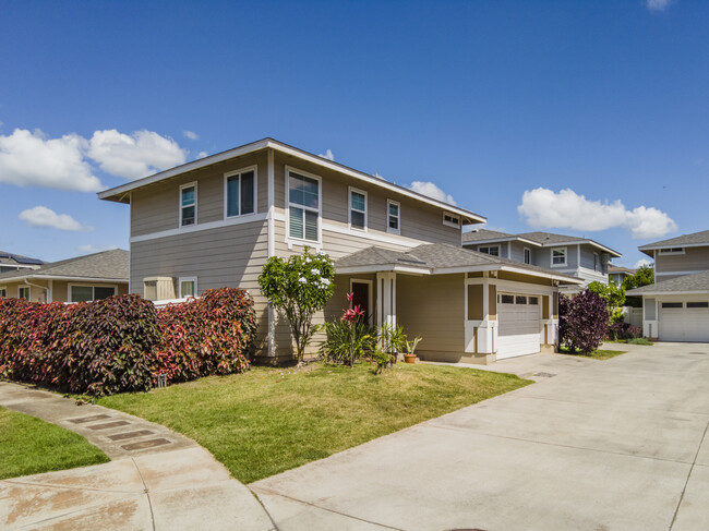 Makalii at Kapolei