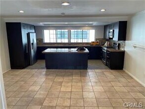 240 S Broadway in Redondo Beach, CA - Building Photo - Building Photo