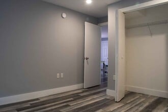 1652 NW 1st St, Unit 2 in Miami, FL - Building Photo - Building Photo