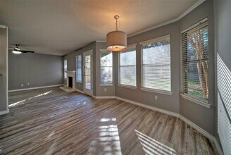 1319 Strickland Dr in Austin, TX - Building Photo - Building Photo
