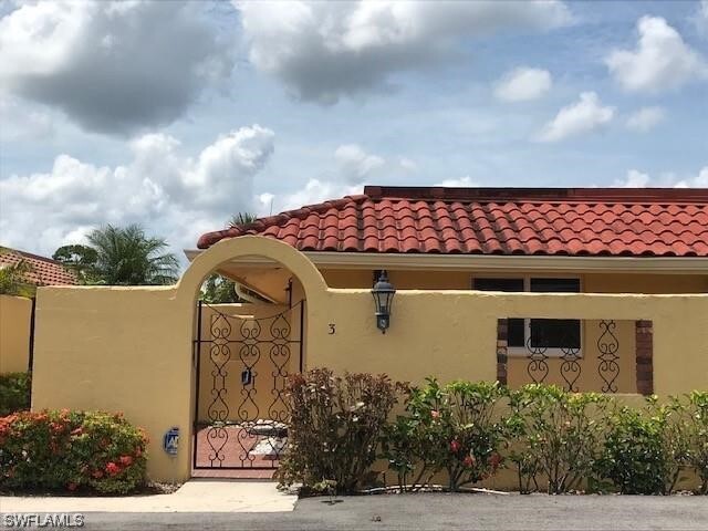 136 Harrison Rd in Naples, FL - Building Photo